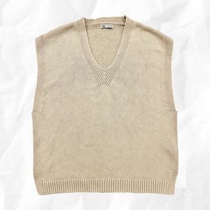 Zara Men’s Oversized Knit Vest